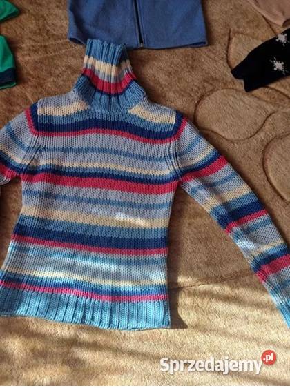 Ciepły śliczny kolorowy golf