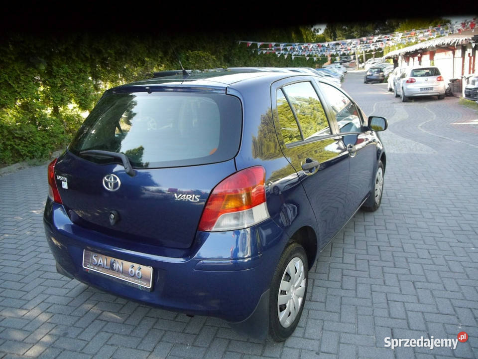 Toyota Yaris Salon Polska Stan b klima bez rdzy Zarejestrowany w Polsce Motoryzacja śląskie Częstochowa