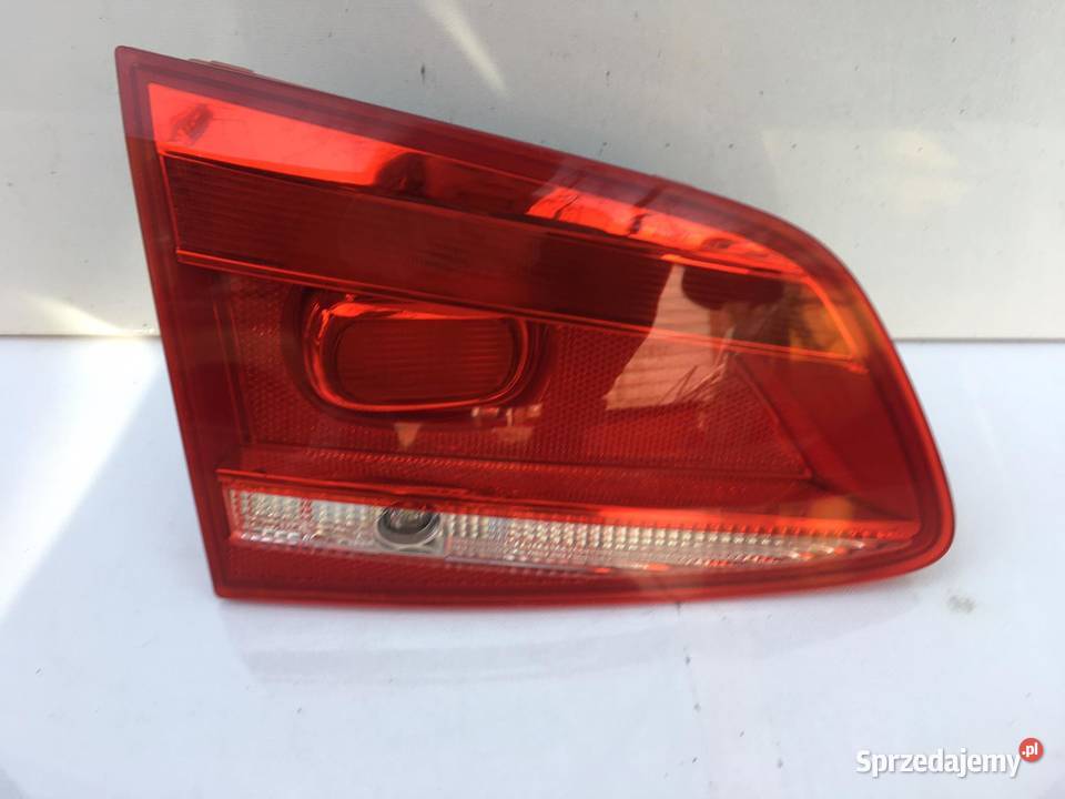 VW PASSAT B7 LEWA LAMPA W KLAPĘ KOMBI Lampy tylne Ostroróg