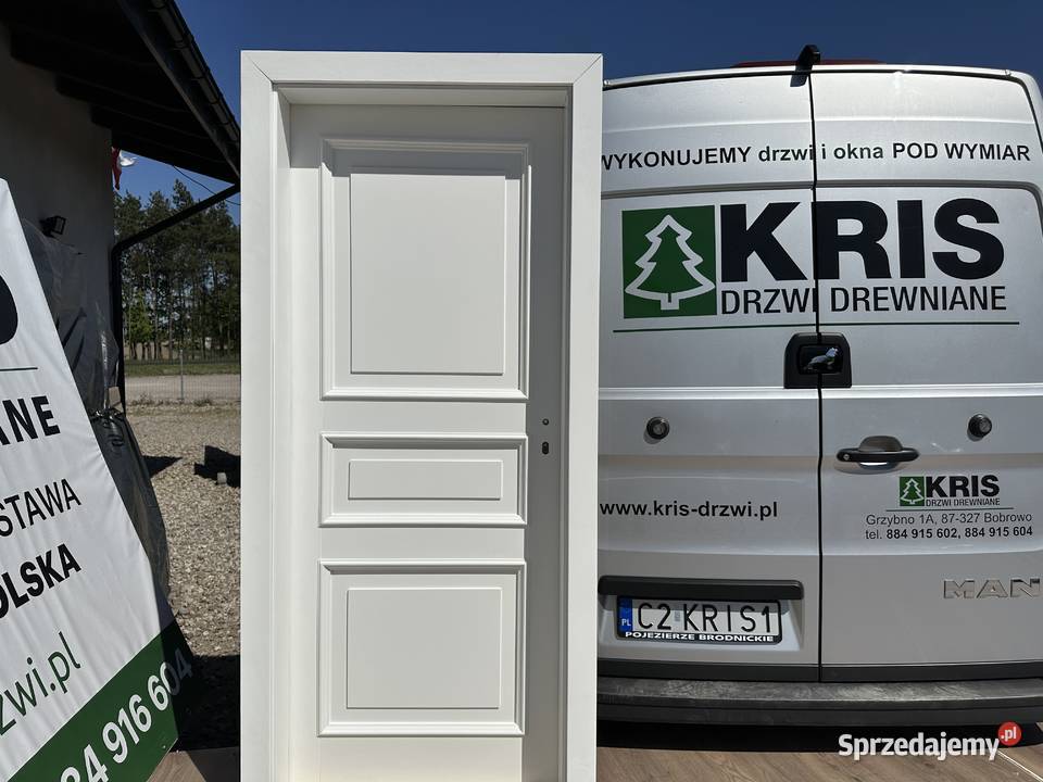 Drzwi drewniane sosnowe z listewką ozdobna Grzybno