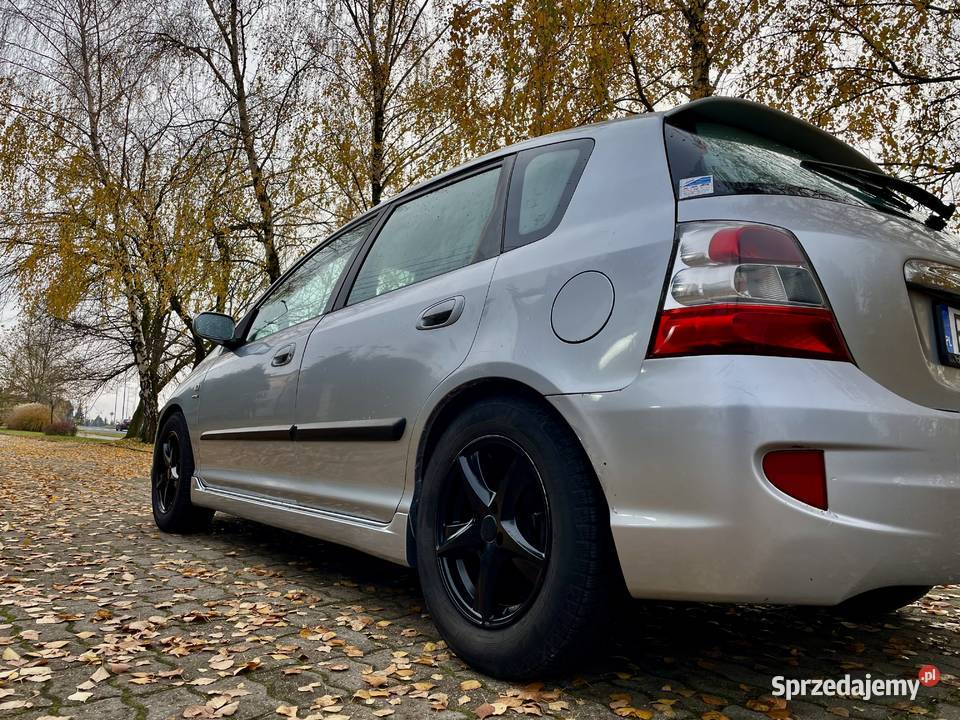 ŚlicznaZadbanaHondaCivicVII2005rLift14Benz srebrny
