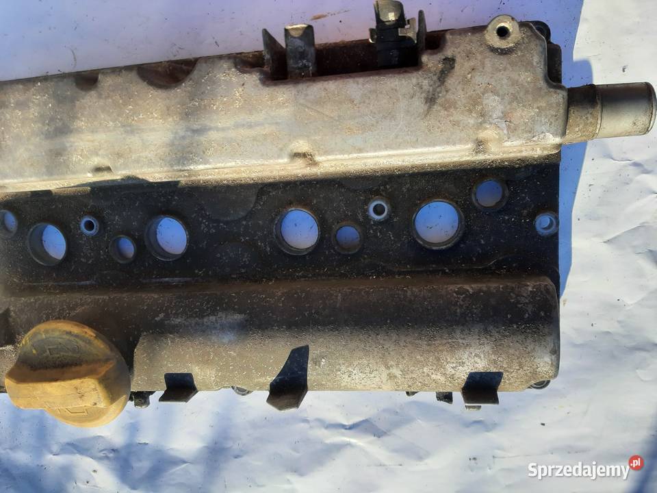 Pokrywa zaworów Opel Vectra Astra Meriva 18 16V Ksawerów