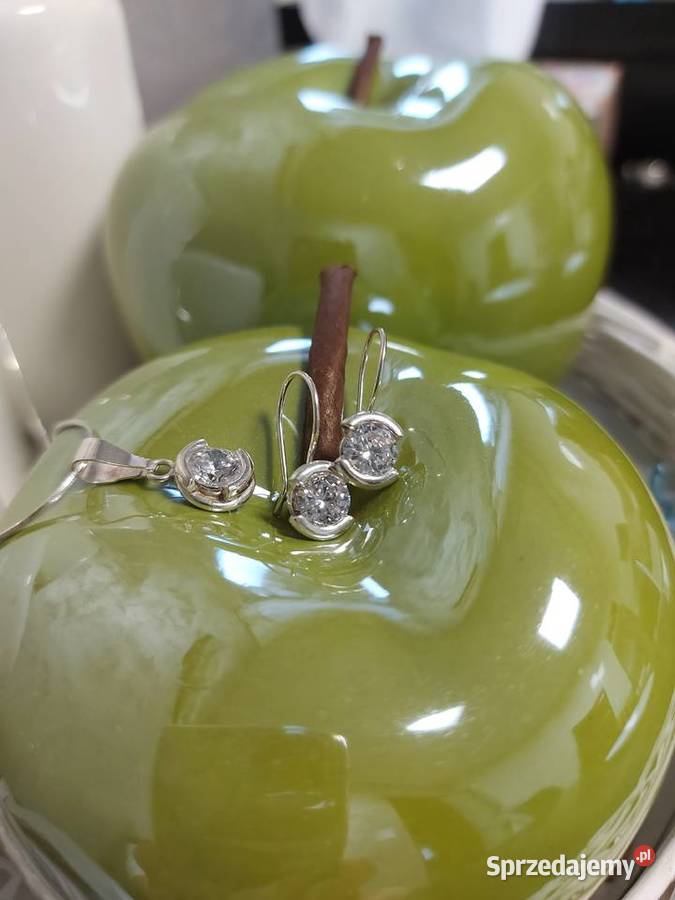 Srebrny łańcuszek z zawieszką z cyrkonią Olkusz