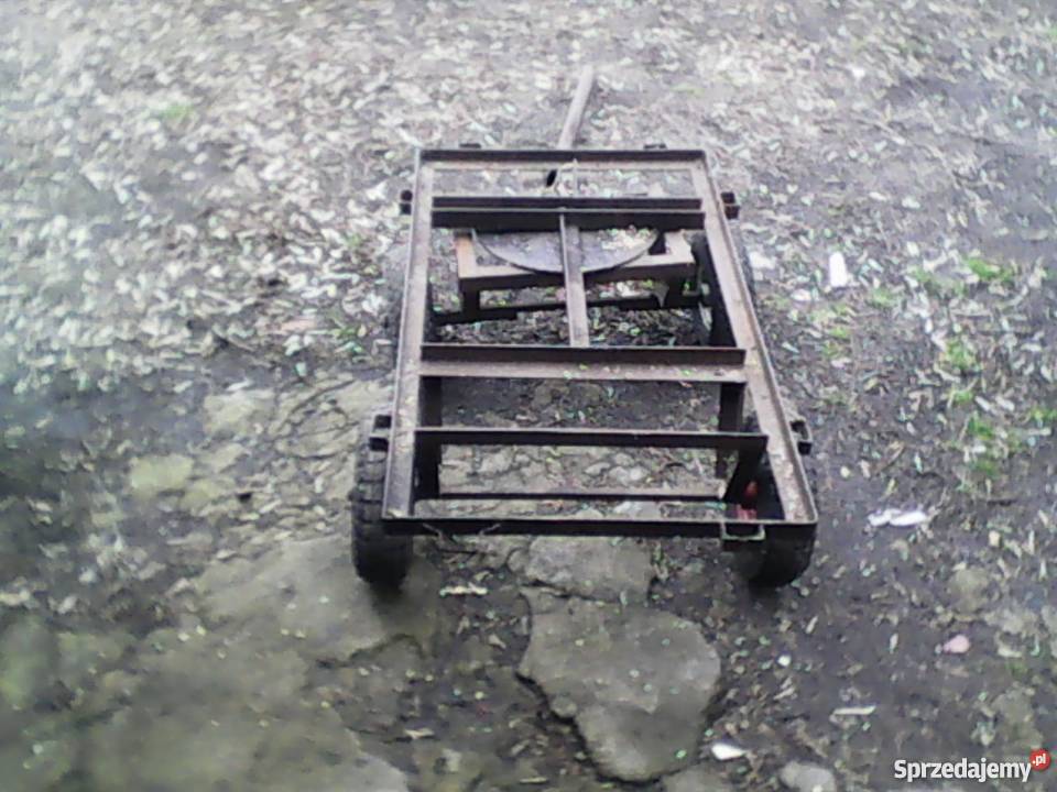 sprzedam wózek przyczepkę skrętna masywna 2