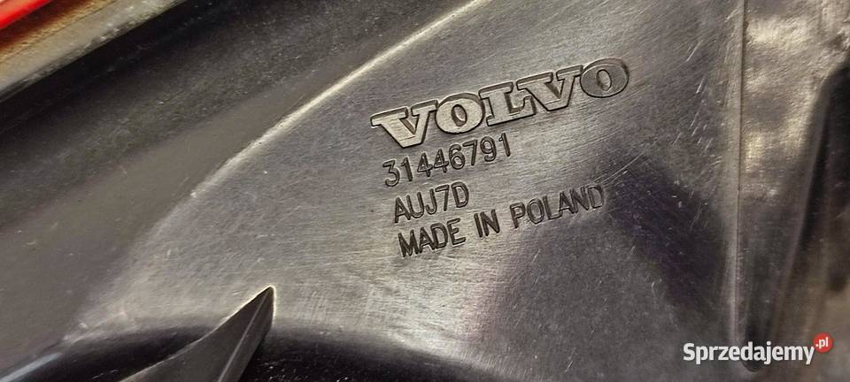 VOLVO XC40 LAMPA PRAWY TYŁ 31446791 osobowe sprzedam
