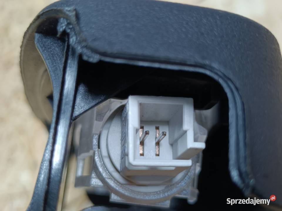 MERCEDES EKLASA W212 LAMPKA OŚWIETLENIE