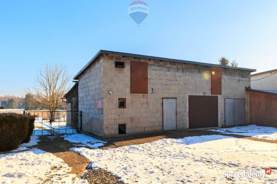 Dom z 2 mieszkaniami garaże duży teren Sprzedaż