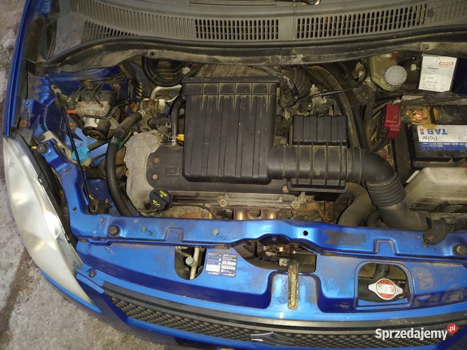 Trzy sztuki Suzuki Swift mk6 15 13 4x4 109KM