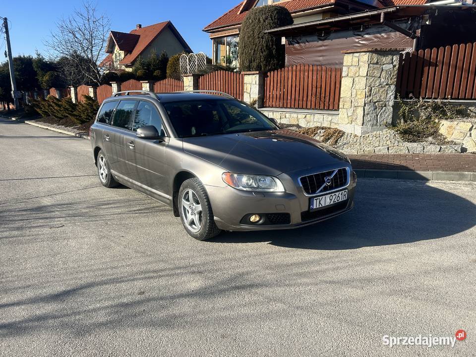Volvo V70 20 benzyna MOMENTUM model 2009 relingi dachowe Kielce