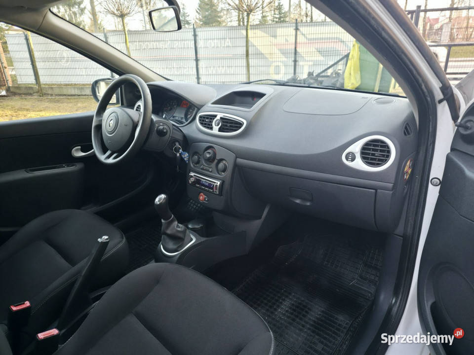 Renault Clio 12 Benzyna Serwisowany Gwarancja Rok produkcji 2011 Piekoszów