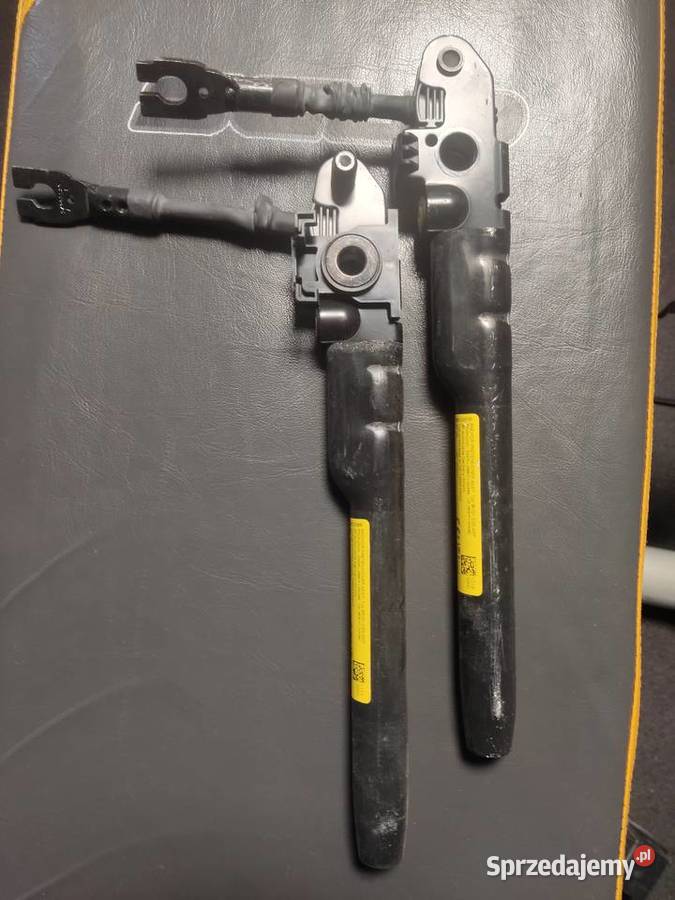 Napinacze pasów 3008 ii kpl uszkodzone Konin