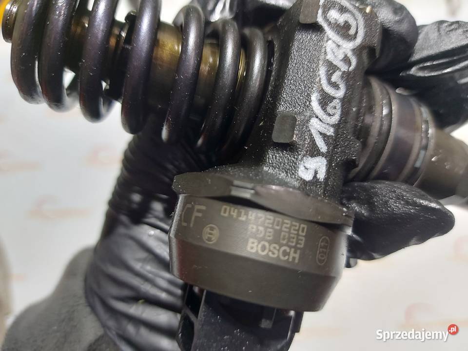 VW Touareg 50 TDI V10 313 195 AYH wtryskiwacz sprzedam