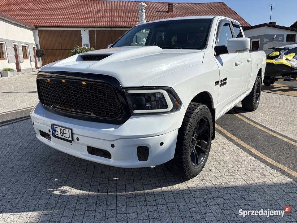 Dodge Ram 57 hemi zamiana nieuszkodzony łódzkie Żelechlinek sprzedam