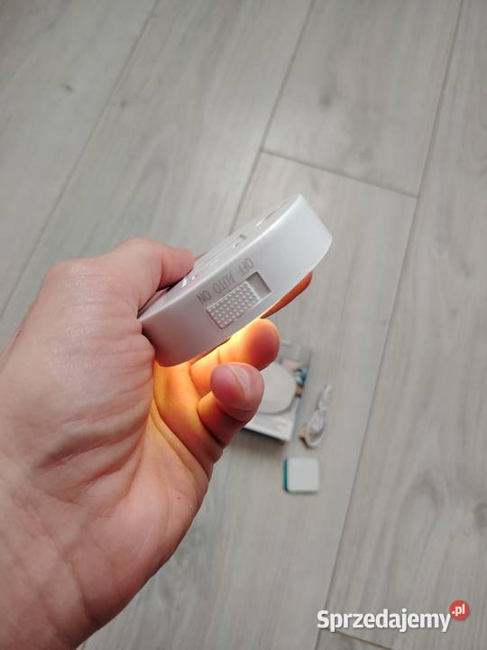 Inteligentna lampka nocna z czujnikiem ładowana Żyrardów