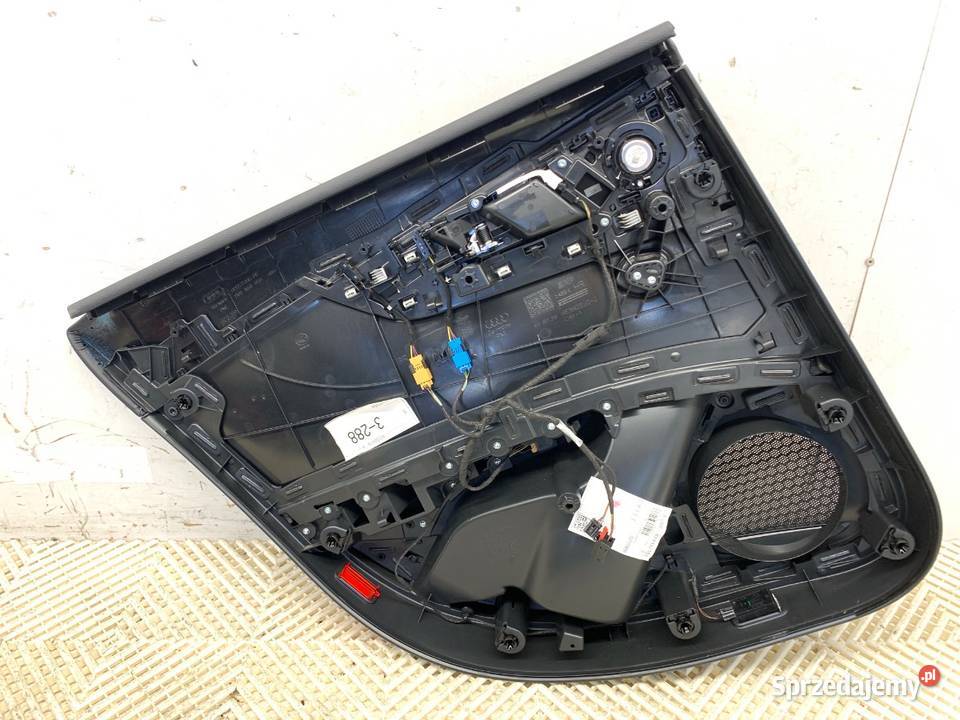 BOCZEK DRZWI PRAWY TYŁ AUDI A4 B9 Kombi