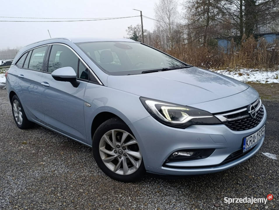 Opel Astra Astra Sports Tourer Bezwypadkowa mały Dulowa sprzedam