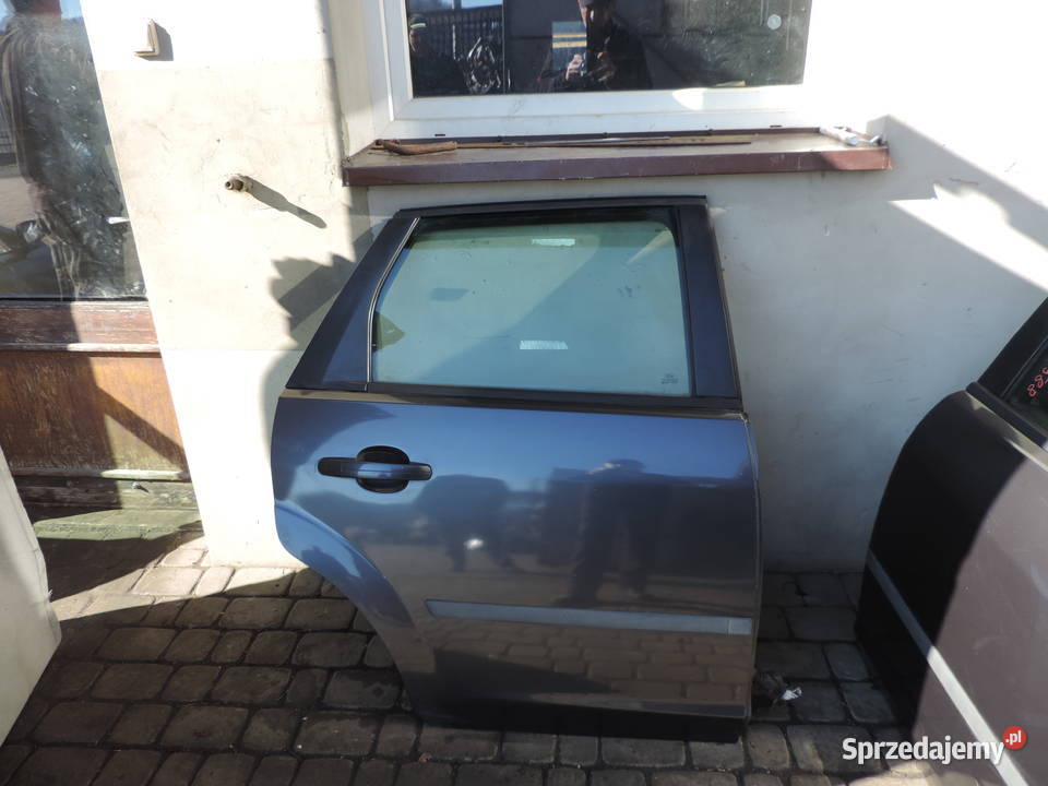FORD FOCUS MK2 KOMBI DRZWI PRAWY TYŁ KOLOR H4 małopolskie Nowy Sącz