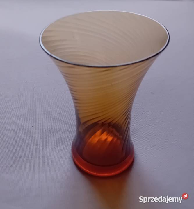 Miodowy wazonik z wzorem spiralnego kenelowania Koźminek sprzedam