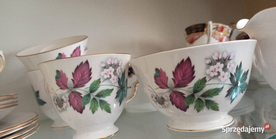 Filiżanka z talerzykiem deserowym Crown Royal