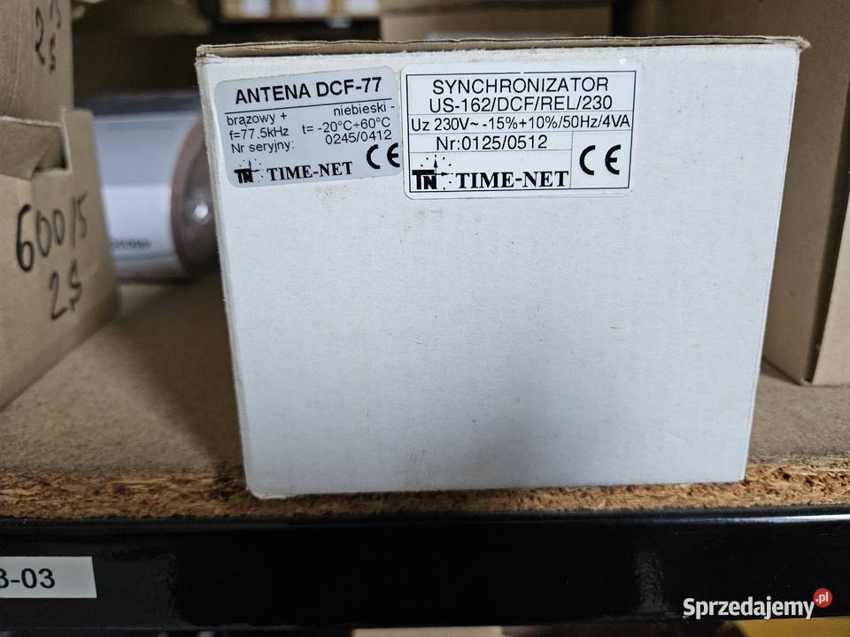 Synchronizator czasu z anteną GPS wyposażoną w