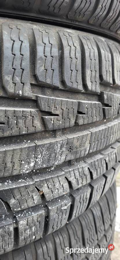 ZIMA NOKIAN 22545R18 95V XL