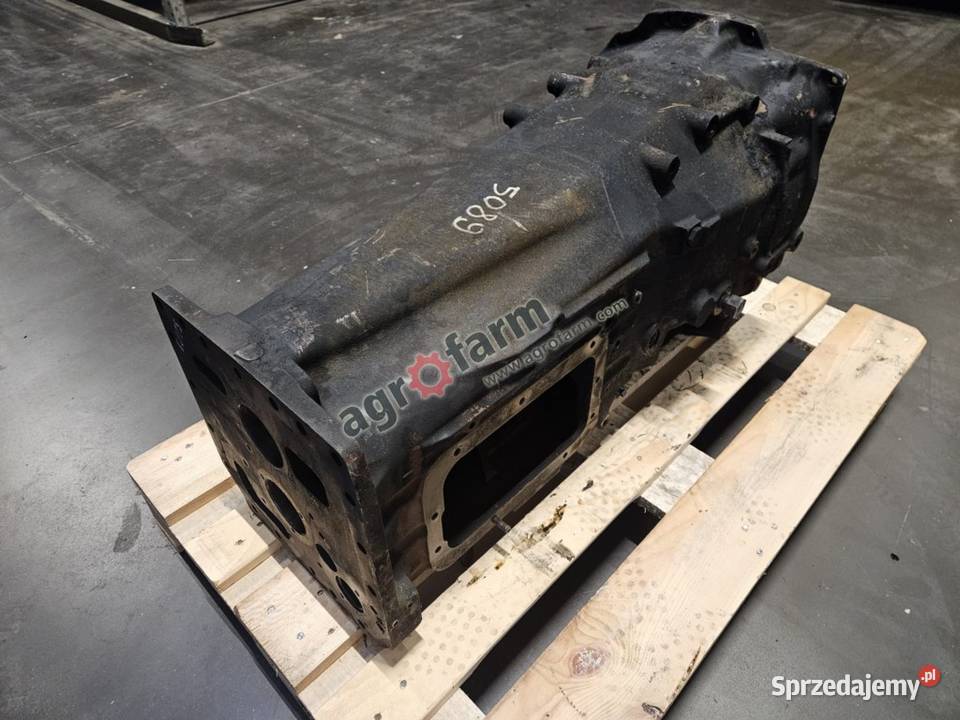 Obudowa skrzynie biegów Massey Ferguson 6130 Byków
