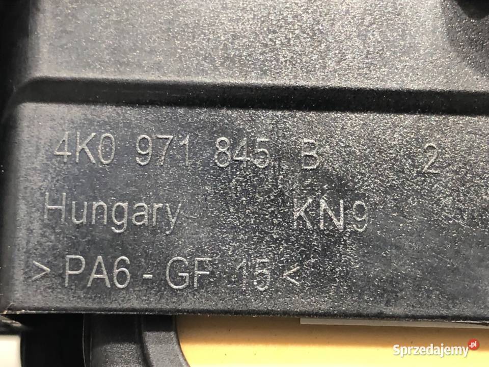 SKRZYNKA BEZPIECZNIKÓW AUDI A6 C8 4K0971845B