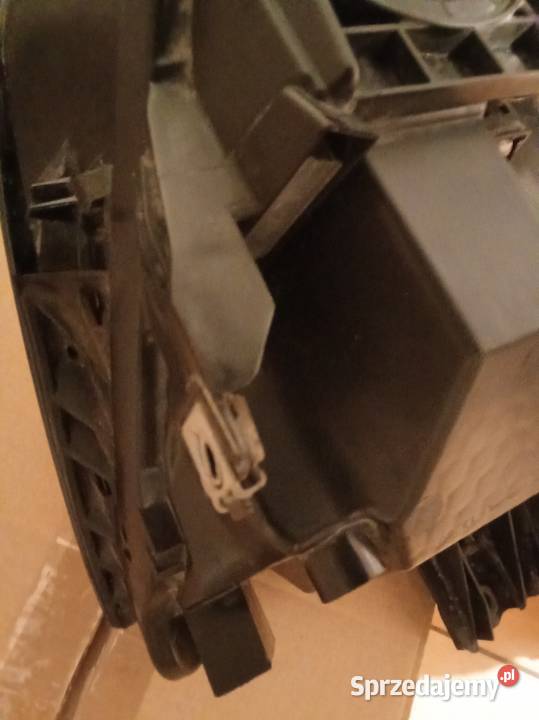 VW Passat B82023rreflektor przedni prawy full