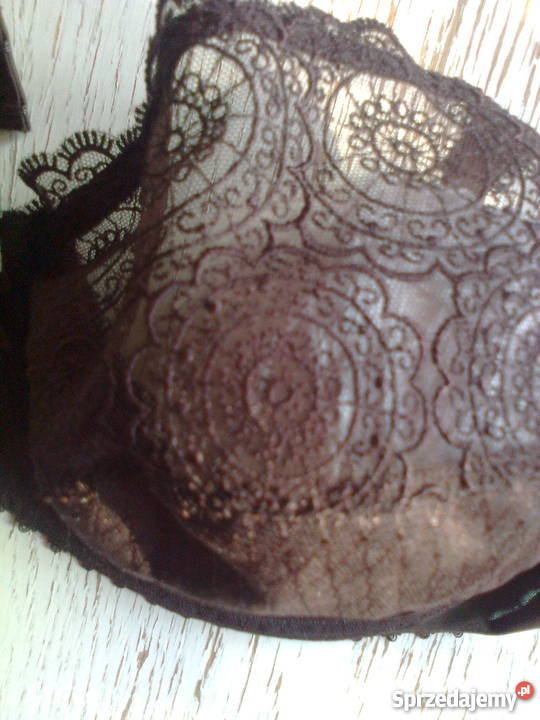 TRIUMPH MARKOWY KORONKOWY BIUSTONOSZ 90 D 90cm Piła sprzedam