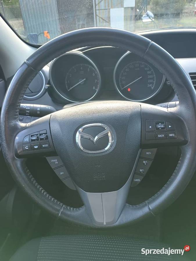 Mazda 3 16 benzyna 105 mały przebieg 100 Zarejestrowany w Polsce Radom