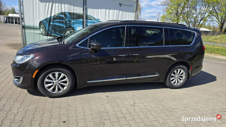 Chrysler Pacifica Skóra El Drzwi El Klapa Navi światła do jazdy dziennej