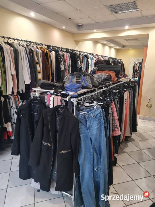 Wyposażenie sklepu z odzieżą używaną Czernikowo
