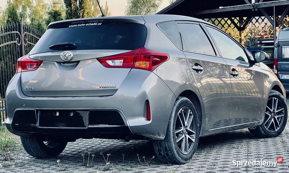 Toyota Auris 14 D4d niski przebieg szklany dach
