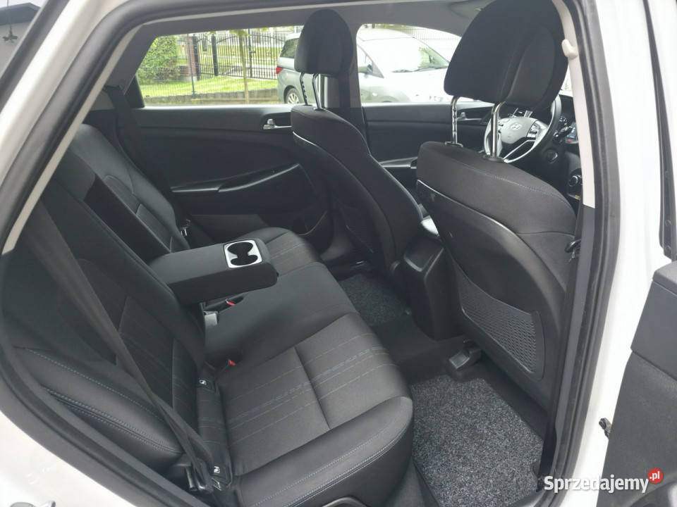Hyundai Tucson 16 Benzyna Serwisowany Bogate ESP Piekoszów sprzedam