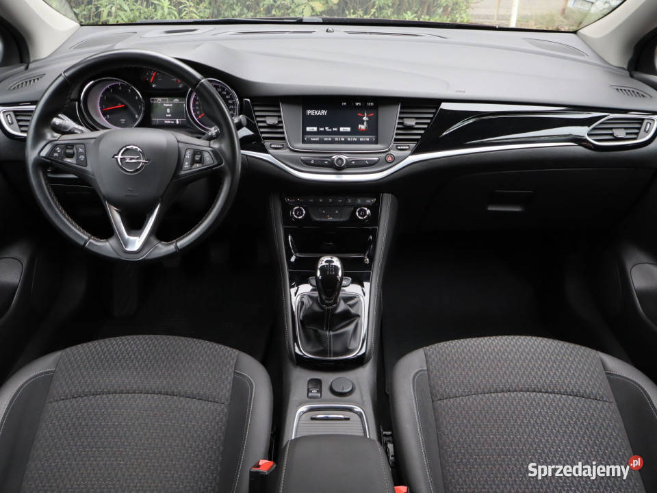 Opel Astra 14 T manualna