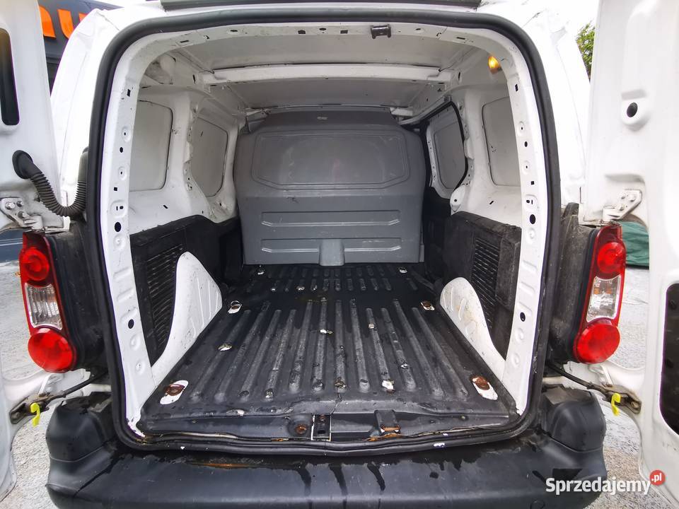 Bezwypadkowy Salon Polska 16 HDi 99 Manual3 99KM Warszawa