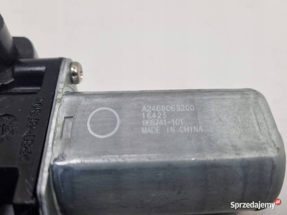 Mercedes W246 SILNICZEK SZYBY prawy tył PASAŻERA Rudka