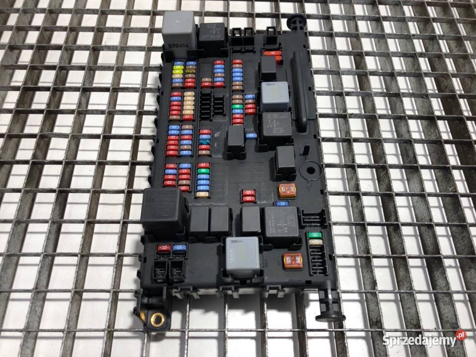 SKRZYNKA BEZPIECZNIKÓW DAF XF 1925270 Ciągnik ciężarowe sprzedam