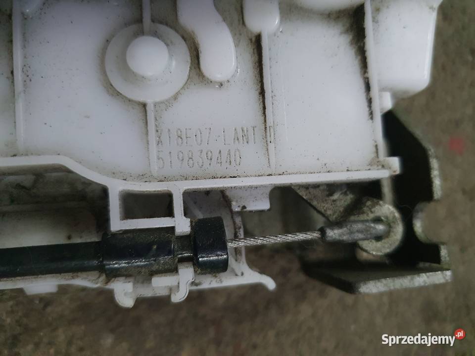 Zamek prawych przednich drzwi FIAT TIPO Świecie