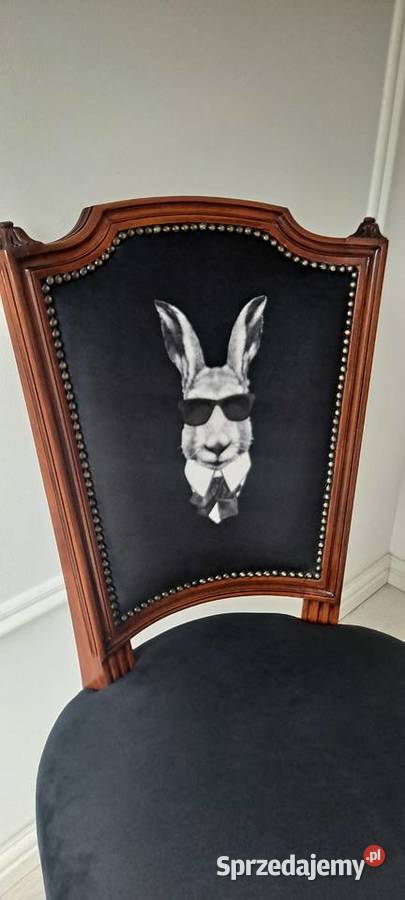 Stylowe krzesło królik pufa Ludwik Loft Medalion