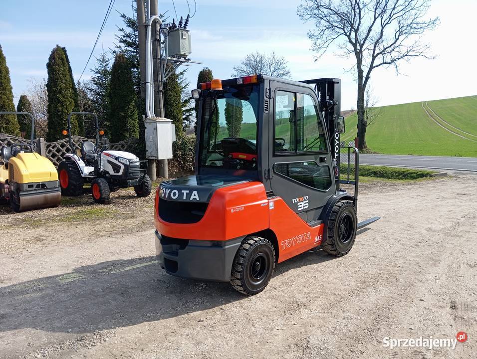 TOYOTA TONERO 35 regulowane widły Racławice