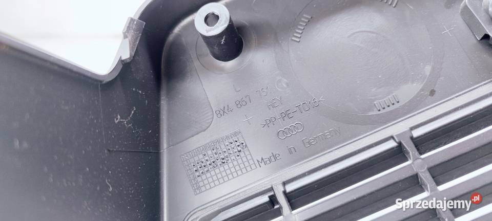 TAPICERKA BOCZEK BAGAŻNIKA LEWY AUDI A1 Przystajń