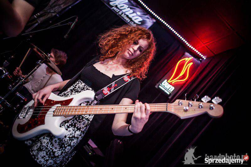 Korpus gitary basowej resztki gryfu FENDER Katowice