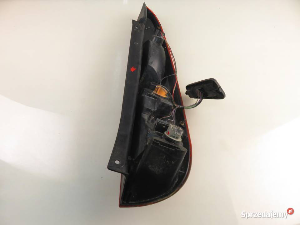 LAMPA LEWA TYLNA FORD FIESTA MK5 V