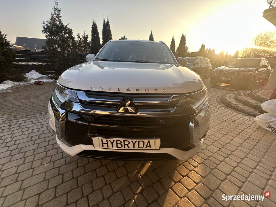 Mitsubishi Outlander hybryda plug in zasięg 34 Gdańsk