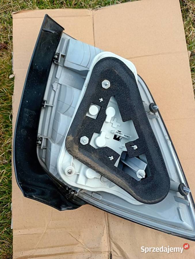 Lampa tylna prawa Astra h kombi osobowe Szydłowiec