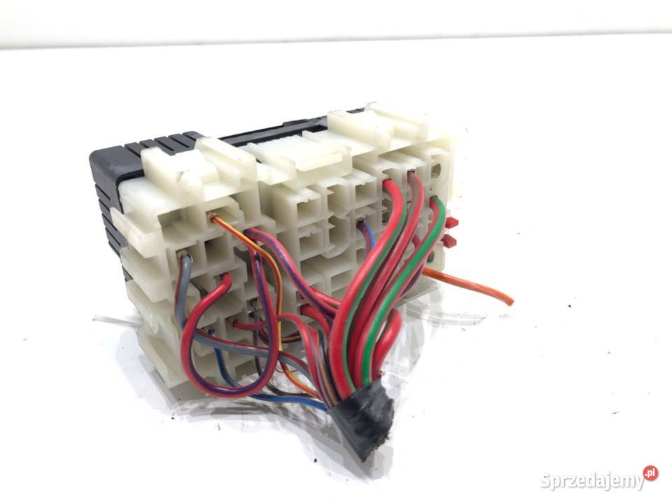 SKRZYNKA BEZPIECZNIKÓW VOLVO V60 I Kombi 1018 20 podkarpackie sprzedam