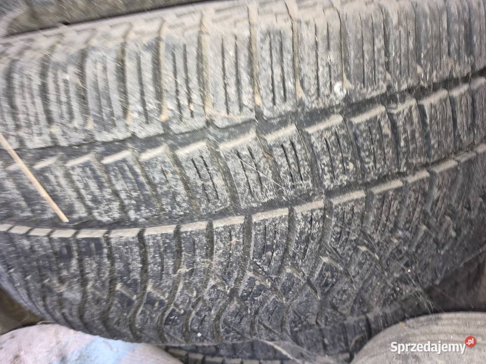 Opony 23555 R18 Działoszyce sprzedam
