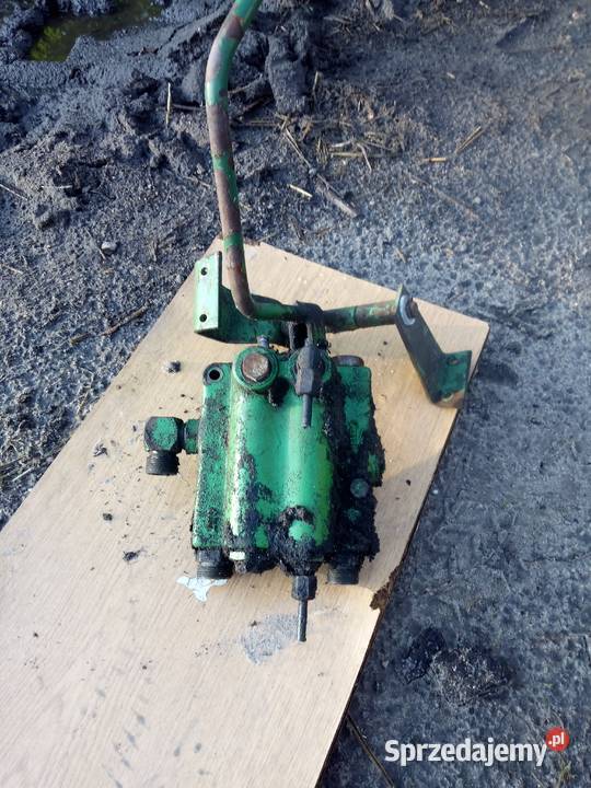Rozdzielacz hydrauliczny John Deere 970 950 960 Wólki sprzedam