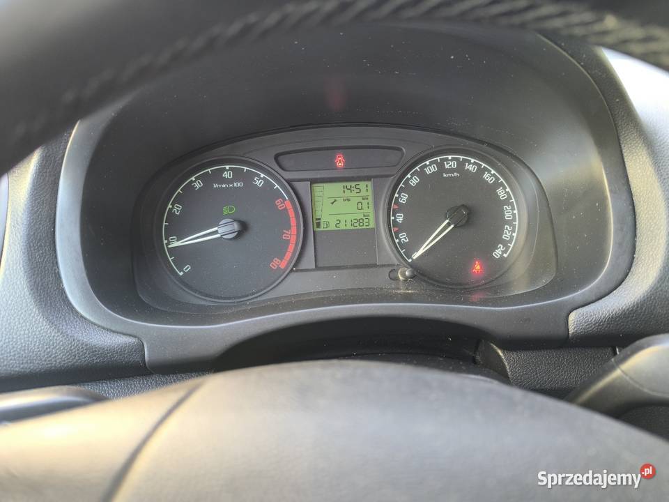 Skoda Fabia II 12 B świeżo sprowadzona autoalarm